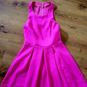 Lulu's bright pink dress